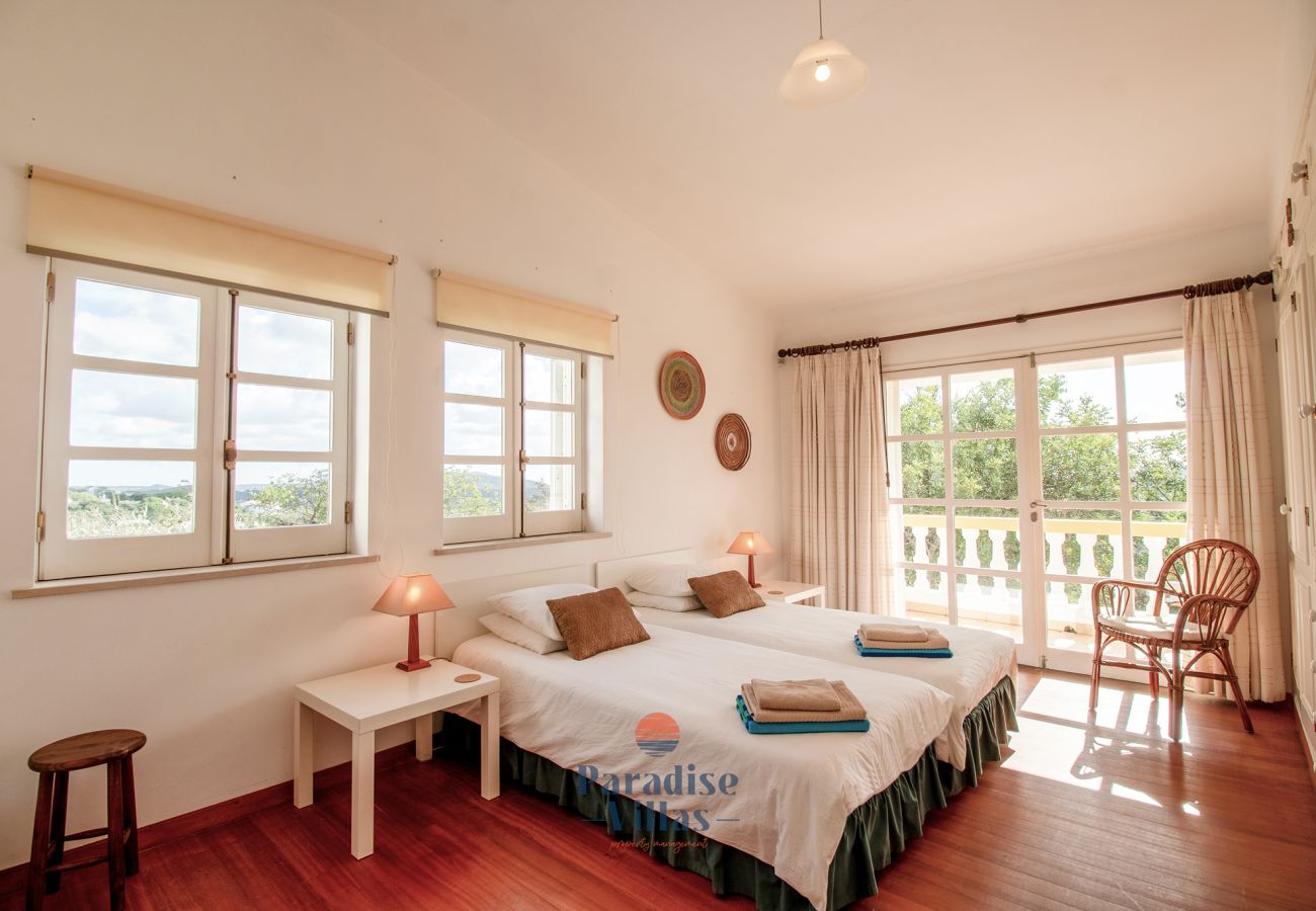 Villa em Santa Bárbara de Nexe - Villa Tanya